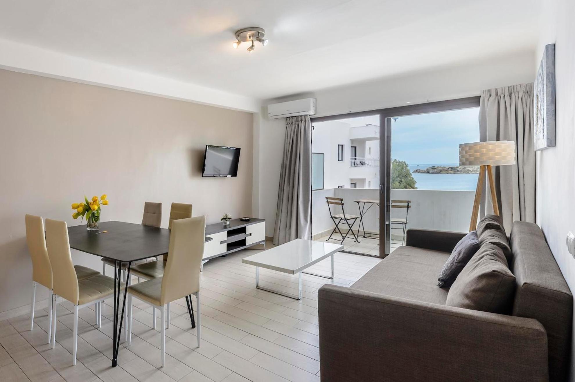 Apartamentos Esmeralda Ibiza Room photo